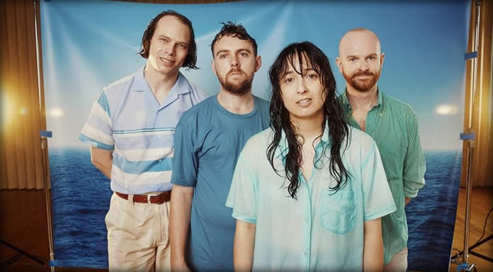 The Beths Presentan Su Nuevo Sencillo Y Video: “Knees Deep” The Beths Presentan Su Nuevo Sencillo Y Video: “Knees Deep”