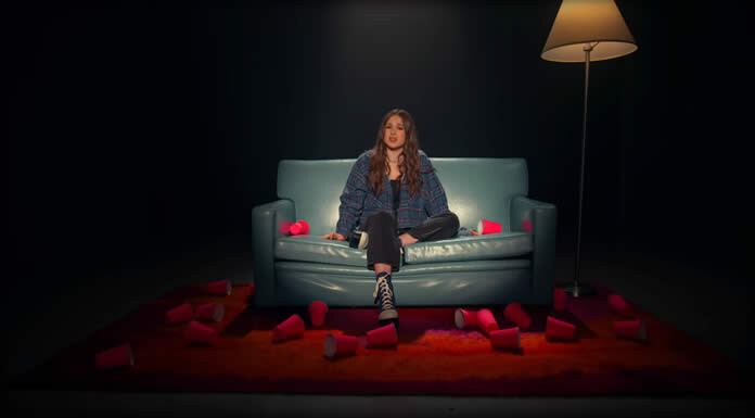 Victoria Anthony Presenta Su Nuevo Sencillo Y Video: "Stupid Kid"