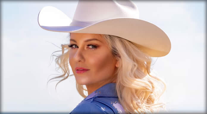 Alexzandra Wickman Presenta Su Nuevo Sencillo: "Flip The Cassette"