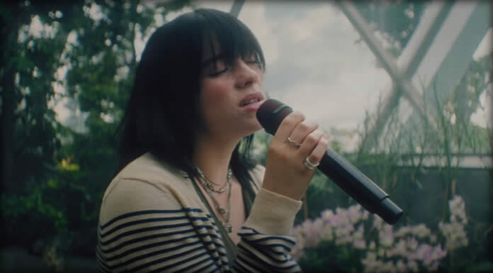 Billie Eilish Comparte Los Videos En Vivo De Sus Sencillos: “TV” + “The 30th” Desde Singapore