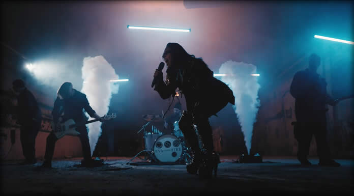 Eva Under Fire Presenta Su Álbum Debut "Love, Drugs & Misery" Y El Video De "Coming For Blood"