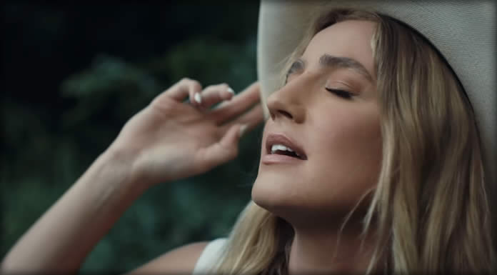 Ingrid Andress Presenta Su Nuevo Sencillo Y Video: “Feel Like This” Ingrid Andress Presenta Su Nuevo Sencillo Y Video: “Feel Like This”