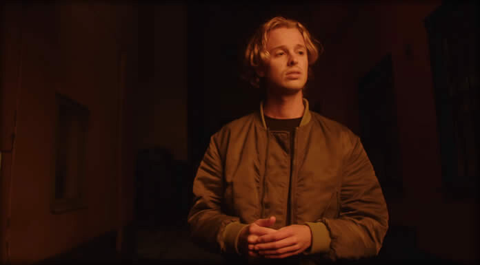 Isak Danielson Presenta Su Nuevo Sencillo Y Video: "Say That Everything Will Be Alright"