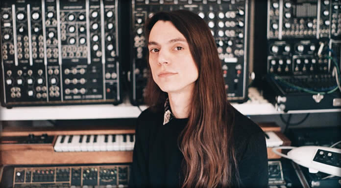 Javier Medialdea Estrena Su Álbum Debut: "INsert"