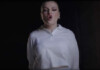 Kaya Stewart Presenta Su Nuevo Sencillo Y Video: "Honey"