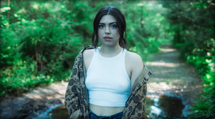 Leah Lawson Presenta Su Álbum Debut: "Flood House"