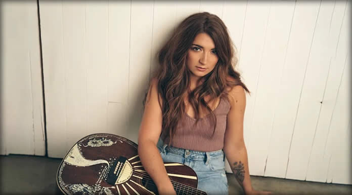 Tenille Townes Presenta Su Nuevo Sencillo Y Video: "The Last Time"