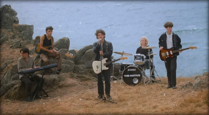 The Native Estrena El Video Oficial De Su Sencillo: "Looking Back"