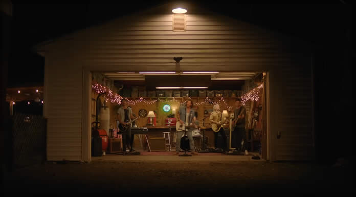 Tyler Hubbard Estrena El Video No-Oficial De Su Sencillo: “Everybody Needs A Bar” Tyler Hubbard Estrena El Video No-Oficial De Su Sencillo: “Everybody Needs A Bar”