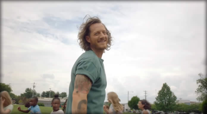 Tyler Hubbard Presenta El Video No-Oficial De Su Sencillo: “Inside And Out” Tyler Hubbard Presenta El Video No-Oficial De Su Sencillo: “Inside And Out”