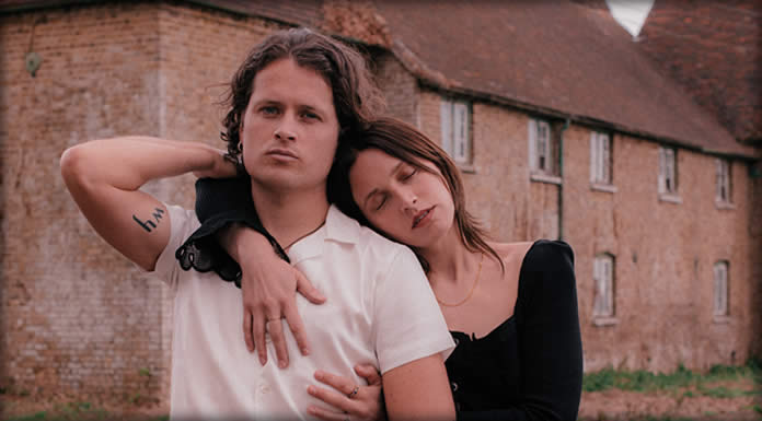 Whenyoung Regresa Con Un Nuevo Sencillo Y Video: “A Little Piece Of Heaven” Whenyoung Regresa Con Un Nuevo Sencillo Y Video: "A Little Piece Of Heaven"