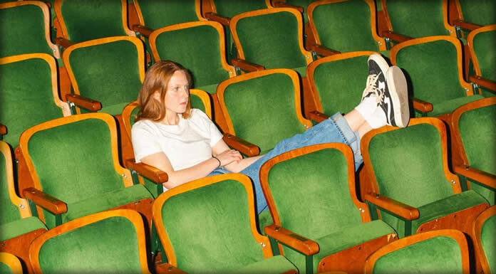 Charlie Houston Presenta Su Nuevo EP: “Bad Posture” Charlie Houston Presenta Su Nuevo EP: "Bad Posture"