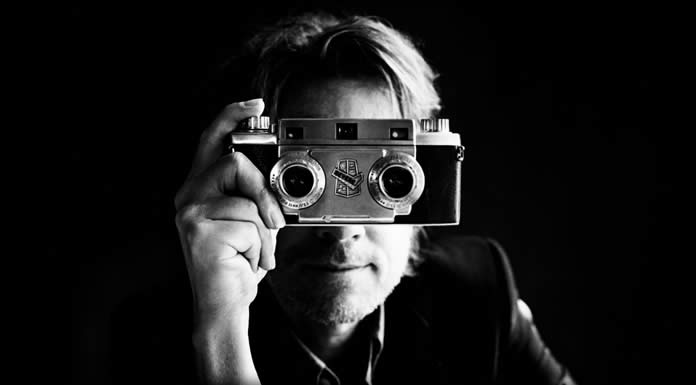 David Poe Presenta Su Nuevo Álbum: "Everyone's Got A Camera"