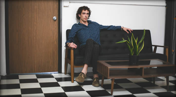 Ethan Sak Presenta Su Álbum Debut: "BLUE"