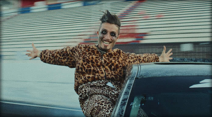 bbno$ Lanza Su Nuevo Sencillo Y Video: “Top Gun” bbno$ Lanza Su Nuevo Sencillo Y Video: "Top Gun"