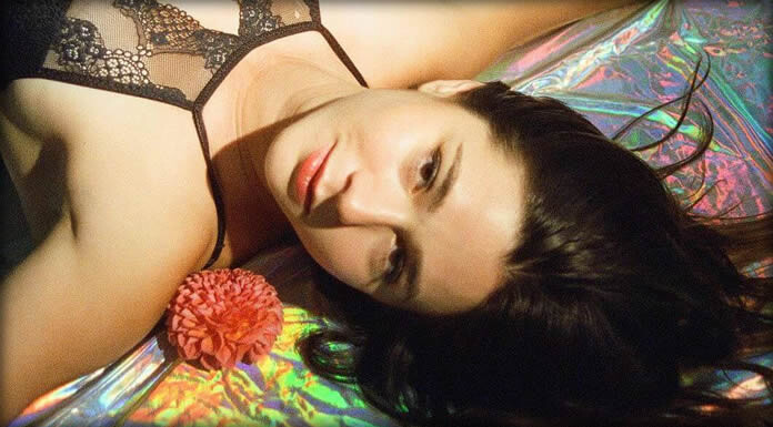 Anie Delgado Presenta Su Nuevo EP: "You Ruined Forever" Y El Video Oficial De "Indie Bands + Cigarettes"