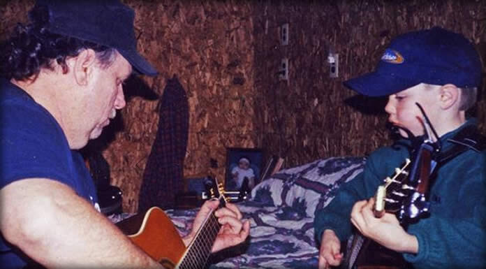 Billy Strings Presenta Su Nuevo Álbum: “Me/And/Dad” Ft. Terry Barber Billy Strings Presenta Su Nuevo Álbum: "Me/And/Dad" Ft. Terry Barber