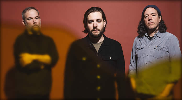 Calm Collapse Lanza Su Nuevo Sencillo: "Welfare Tour" De Su Próximo Álbum "Mirrored Nature"