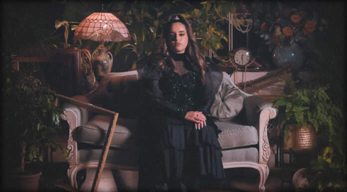 Ela Ozturk Presenta Su Nuevo Sencillo: "Roots"