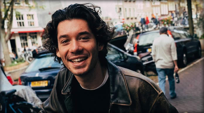Eli Smart Presenta Su Nuevo EP: “Aloha Soul” Y El Video De "Baby Benzing"