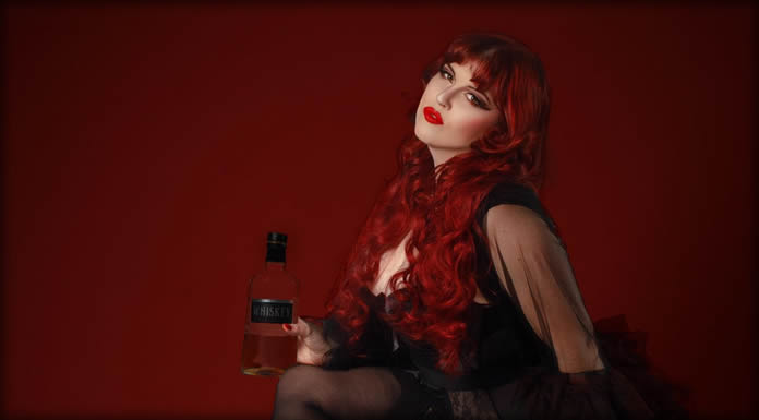 Emily Mac Estrena Su Nuevo Sencillo: “Whiskey Like Me” Emily Mac Estrena Su Nuevo Sencillo: “Whiskey Like Me”