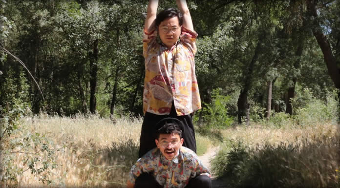 Flash Amazonas Presenta Su Nuevo Álbum: “Uva-uva” Flash Amazonas Presenta Su Nuevo Álbum: "Uva-uva"