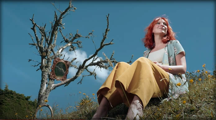 La Cobo Estrena Su Nuevo Sencillo Y Video: "Antes De Huir"