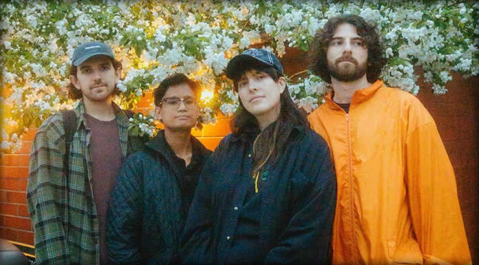 Living Hour Comparte Su Nuevo Sencillo Y Video: “Hold Me In Your Mind” Living Hour Comparte Su Nuevo Sencillo Y Video “Hold Me In Your Mind”