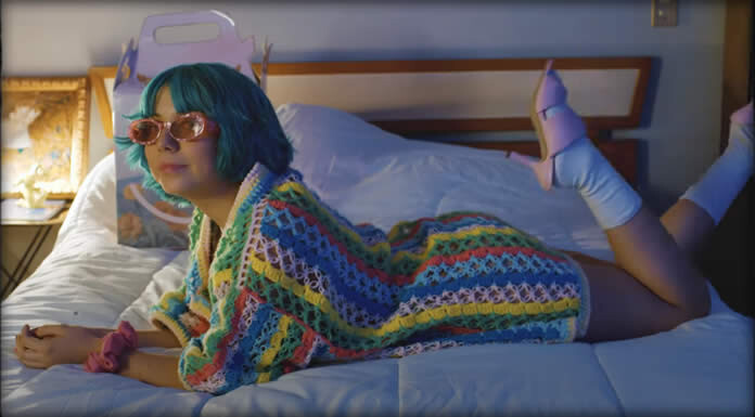 Nicoletta Spinelli Presenta Su Nuevo Sencillo Y Video: “Cajita Feliz”