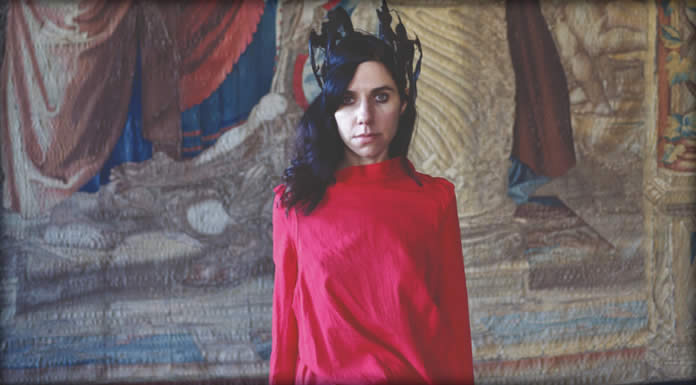 PJ Harvey Presenta Su Nuevo Álbum: “B-Sides, Demos And Rarities”