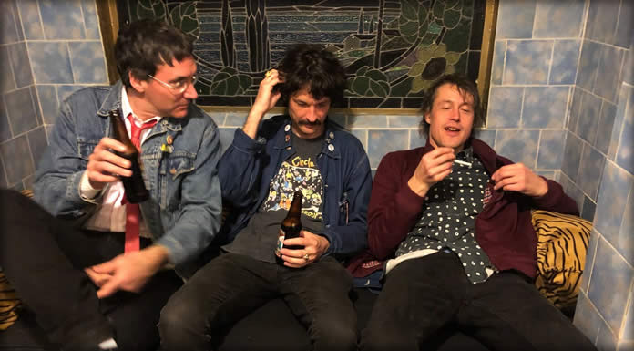 Autogramm Presenta Su Nuevo Sencillo Y Video: “Too Loud” Autogramm Presenta Su Nuevo Sencillo Y Video: "Too Loud"