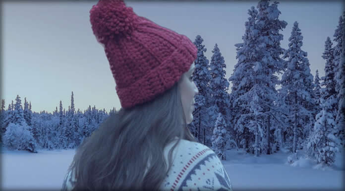 Gina Naomi Baez Presenta Su Nuevo Sencillo: "When You Hear Joni"