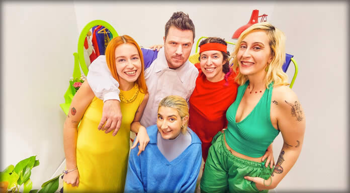 Ginebras & Dani Martín Lanzan Su Nuevo Sencillo Y Video: “Desastre De Persona” Ginebras & Dani Martín Lanzan Su Nuevo Sencillo Y Video: “Desastre De Persona”