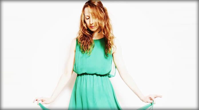 Jessie Kilguss Comparte Su Versión De "Wuthering Heights" De Kate Bush