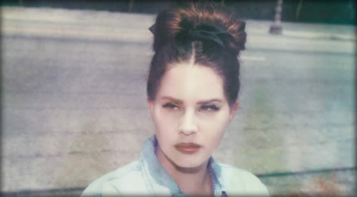 Lana Del Rey Presenta Su Nuevo Sencillo Did You Know That There's A Tunnel Under Ocean Blvd