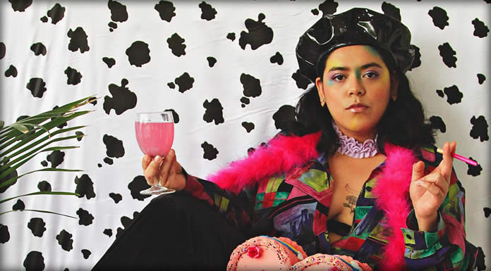 Miranda Villalobos Presenta Su Nuevo Sencillo Y Video Carol
