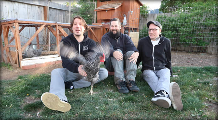 Boss' Daughter Presenta Su Nuevo Sencillo Y Video: "Away"