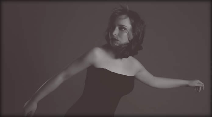 Claudia Balla Presenta Su Nuevo Sencillo Y Video: "Running"