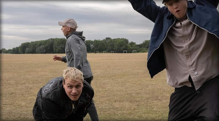 DMA’S Presentan Su Nuevo Sencillo Y Video: “Fading Like A Picture” DMA'S Presentan Su Nuevo Sencillo Y Video: "Fading Like A Picture"