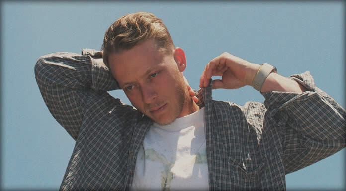 Lawson Hull Estrena Su Nuevo Sencillo Y Lyric Video: “Canada ’17” Lawson Hull Estrena Su Nuevo Sencillo Y Lyric Video: "Canada '17"