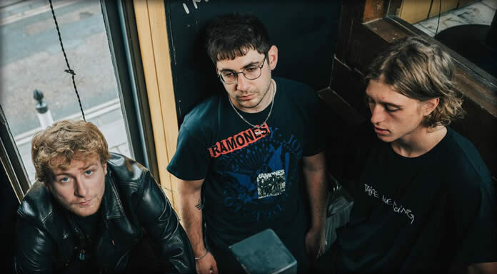 Reminders Presenta Su Nuevo Sencillo "International Dial Tones"