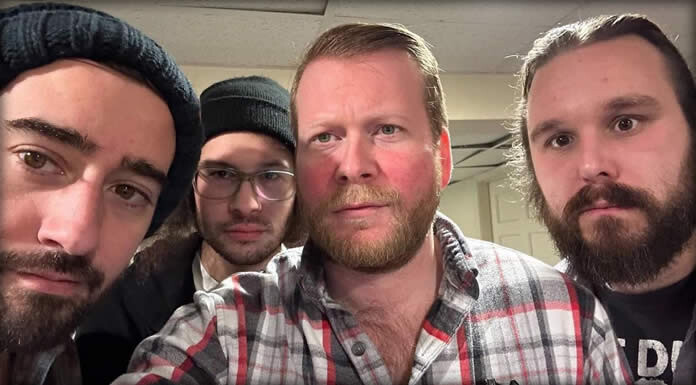 Sunshine Riot Presenta Su Nuevo Sencillo: "Looking At The Past"