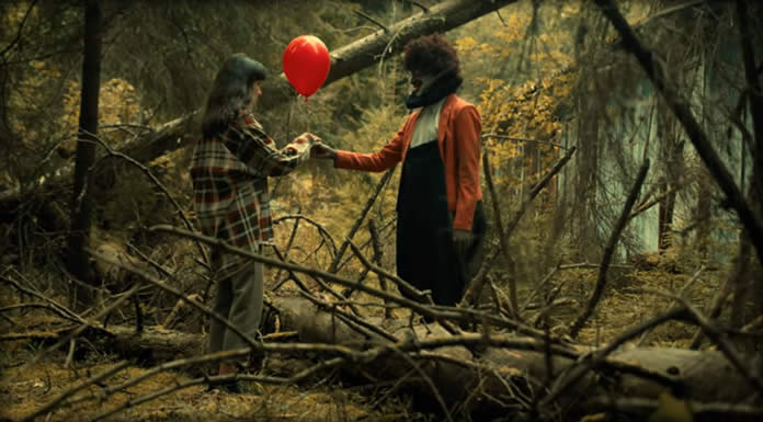 The Pull Of Autumn Estrena Su Nuevo Sencillo Y Video: “Funhouse” Con Luke “Skyscraper” James The Pull Of Autumn Estrena Su Nuevo Sencillo Y Video: "Funhouse" Con Luke "Skyscraper" James