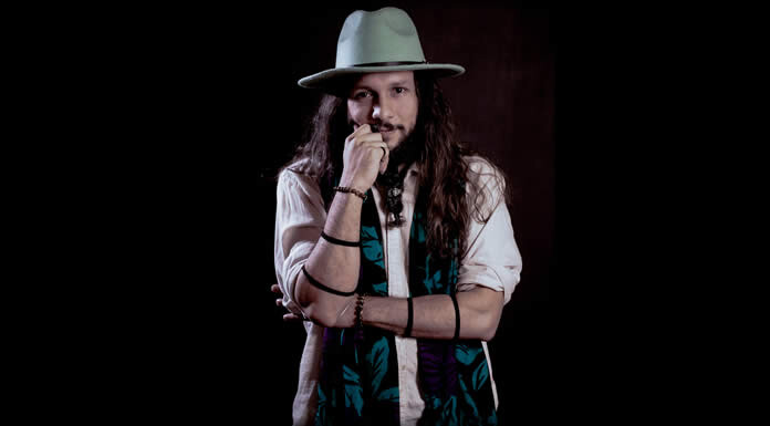 Angel Parra Presenta Su Nuevo Sencillo Y Video: "Migrar"