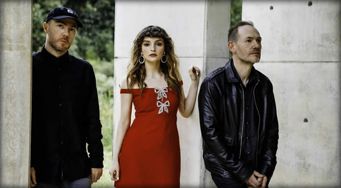 CHVRCHES Presenta Su Nuevo Sencillo Y Video: “Over”