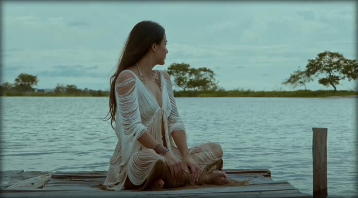 Ellen Go Presenta Su Nuevo Sencillo Y Video: "Me Voy Aunque Duela"