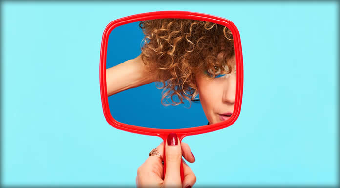 Emma Noble Presenta Su Nuevo Sencillo: "Break Down The Walls" Ft. Nick Corbin