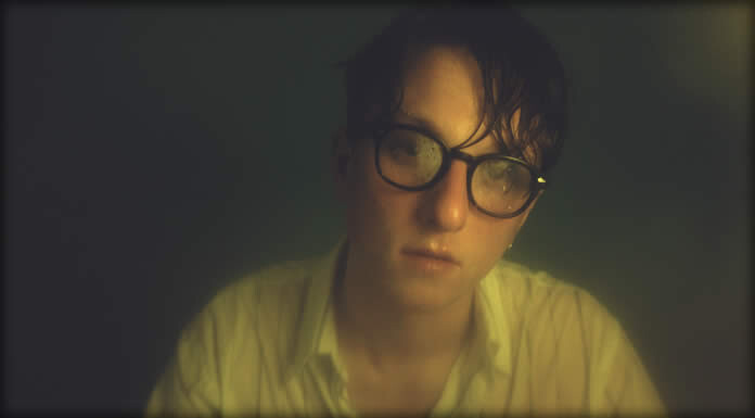 Freddy Madson Presenta Su Nuevo Sencillo: "Blue Rain"