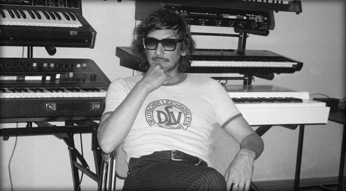 León Larregui Lanza Doble Sencillo + Videos: “Amantes” Ft. Julia Johansen & “Su Majestad La Eternidad” León Larregui Lanza Doble Sencillo + Videos: "Amantes" Ft. Julia Johansen & "Su Majestad La Eternidad"