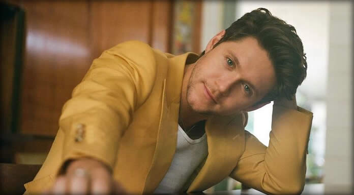 Niall Horan Presenta Su Nuevo Sencillo Y Lyric Video: "Heaven"
